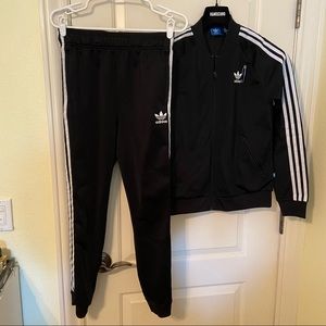 Black Adidas Tracksuit Set.